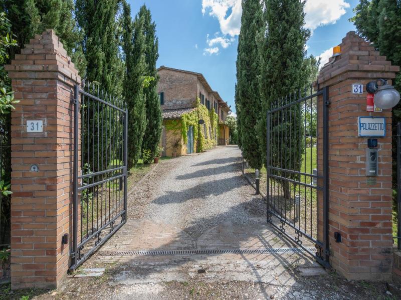 Il Palazzetto image