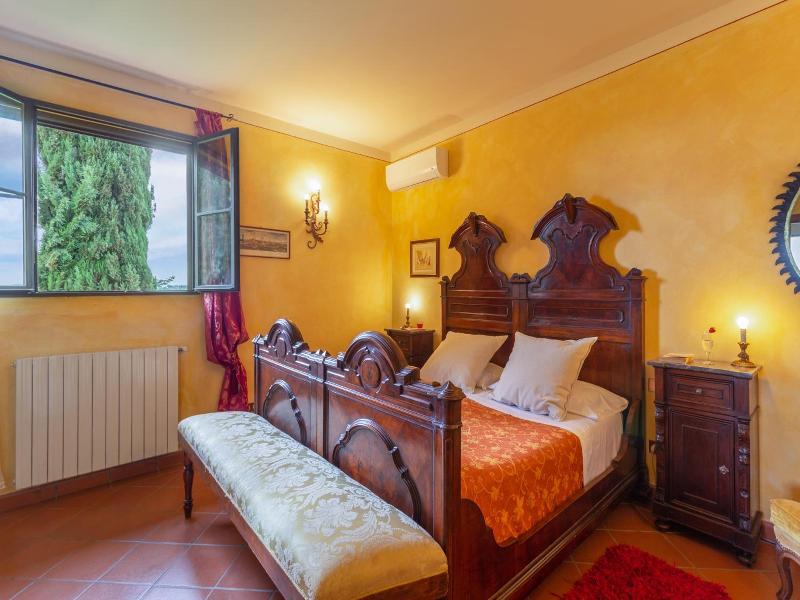 Il Palazzetto image