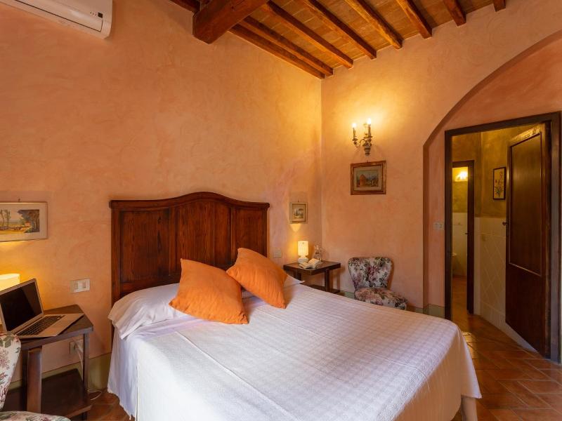 Il Palazzetto image