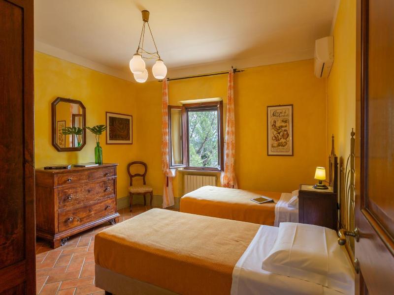 Il Palazzetto image