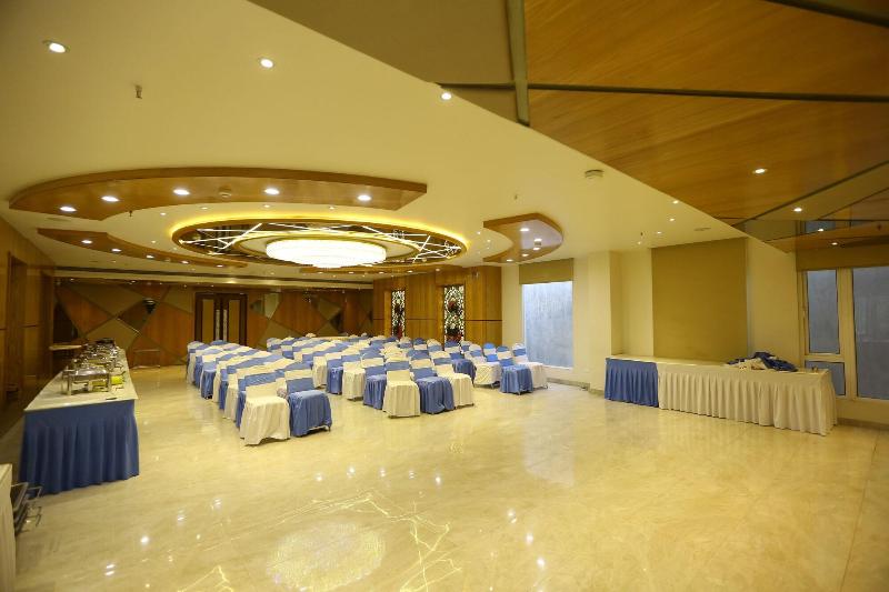 The Gurveer Royal image