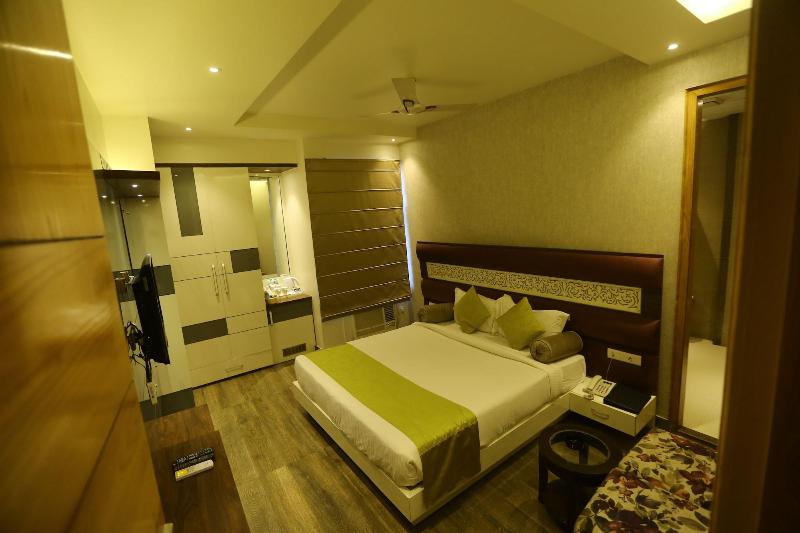 The Gurveer Royal image