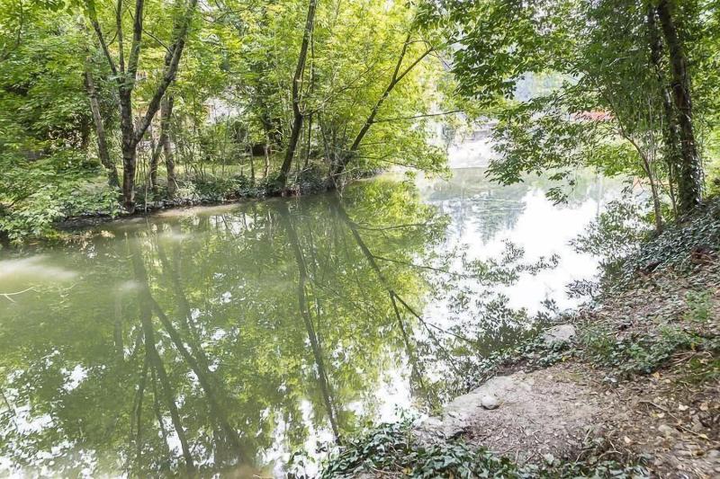 B E B Lambroriver image