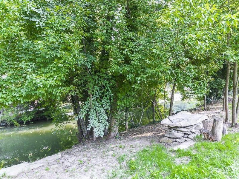 B E B Lambroriver image