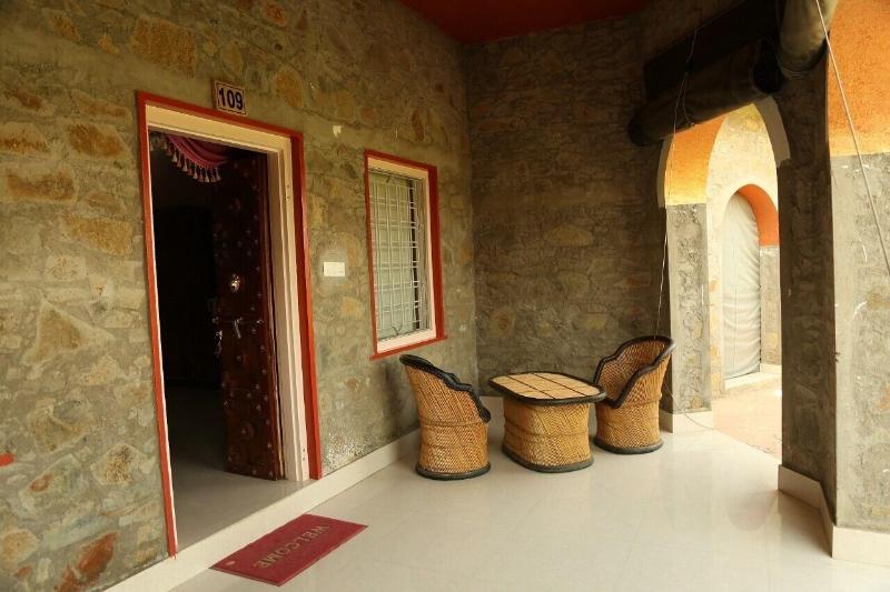 Van Chhavi Resort By Opensky