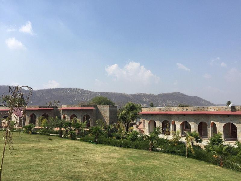Van Chhavi Resort By Opensky