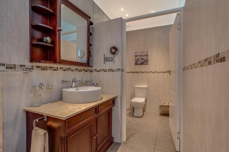 49 on Cherry B&B image
