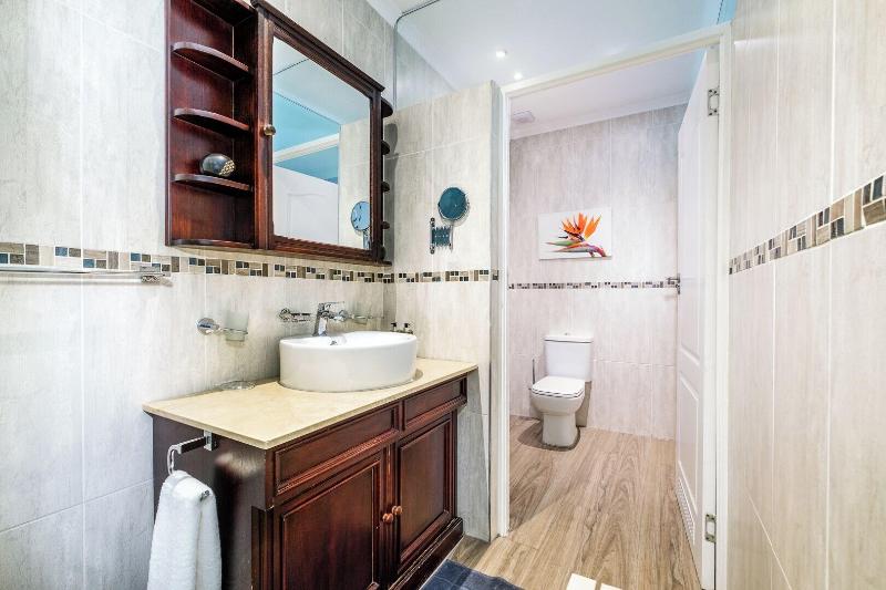 49 on Cherry B&B image