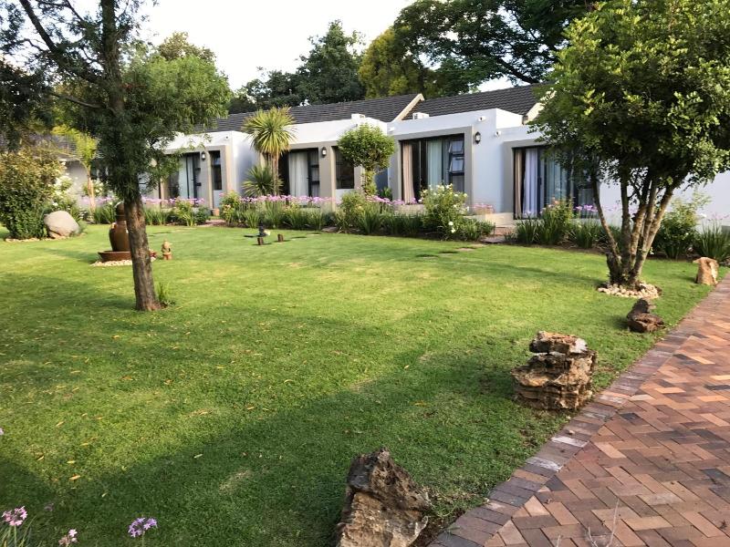 6 On Morris Guest Lodge image
