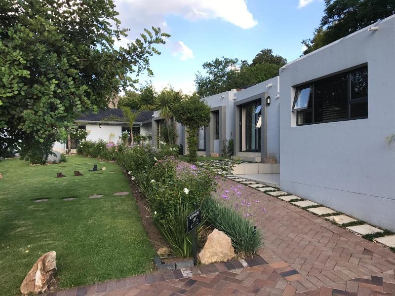 6 On Morris Guest Lodge image