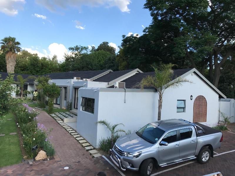 6 On Morris Guest Lodge image