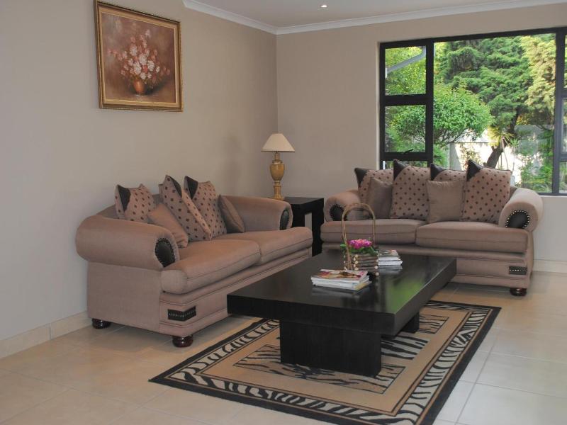 6 On Morris Guest Lodge image