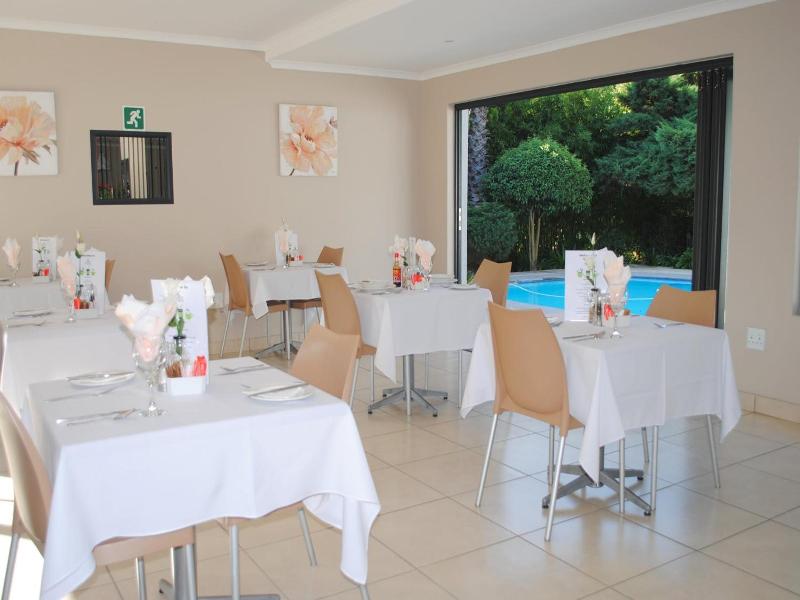 6 On Morris Guest Lodge image