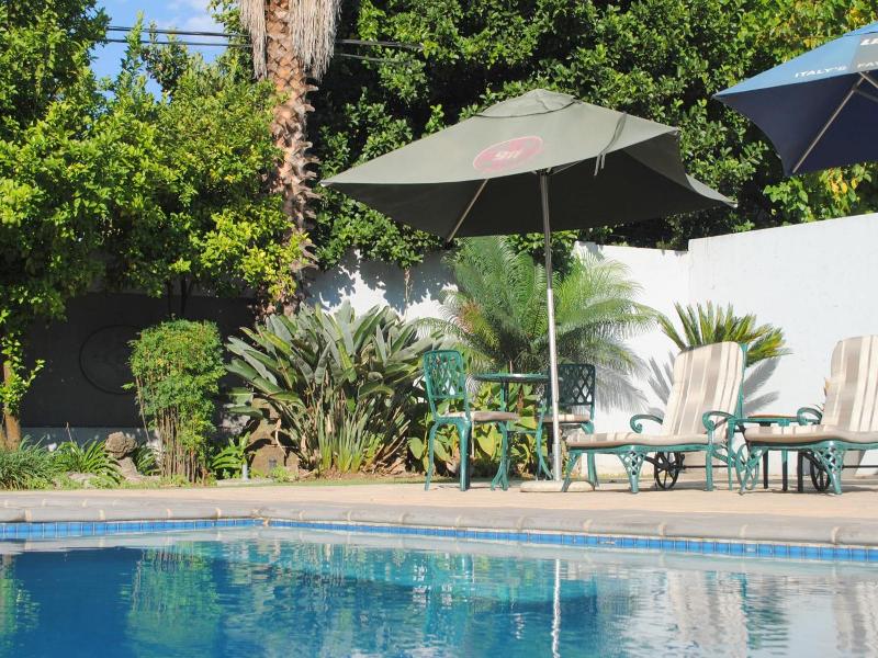 6 On Morris Guest Lodge image