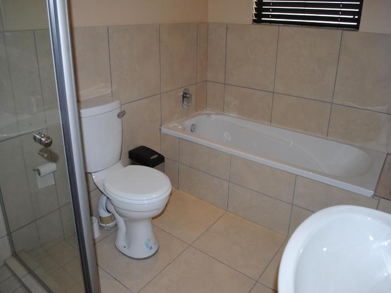 6 On Morris Guest Lodge image