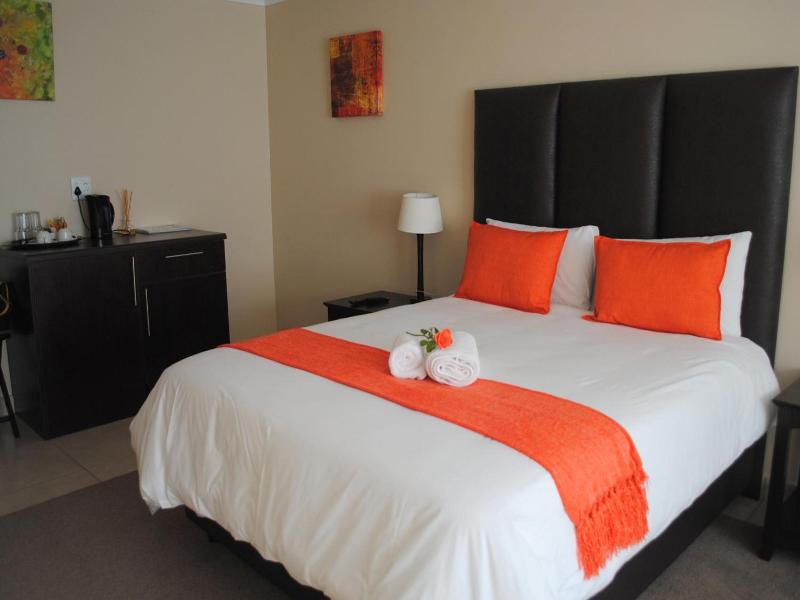 6 On Morris Guest Lodge image