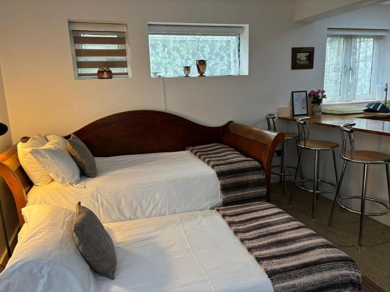 8 Owls B&B image