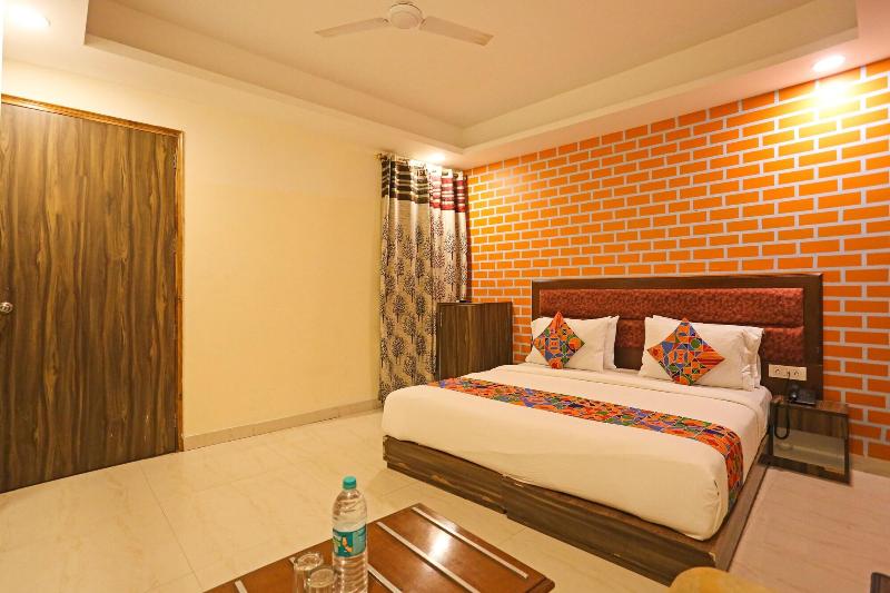 Hotel Platinum Igi Airport image