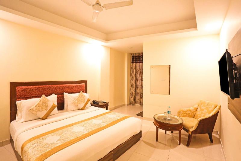 Hotel Platinum Igi Airport image