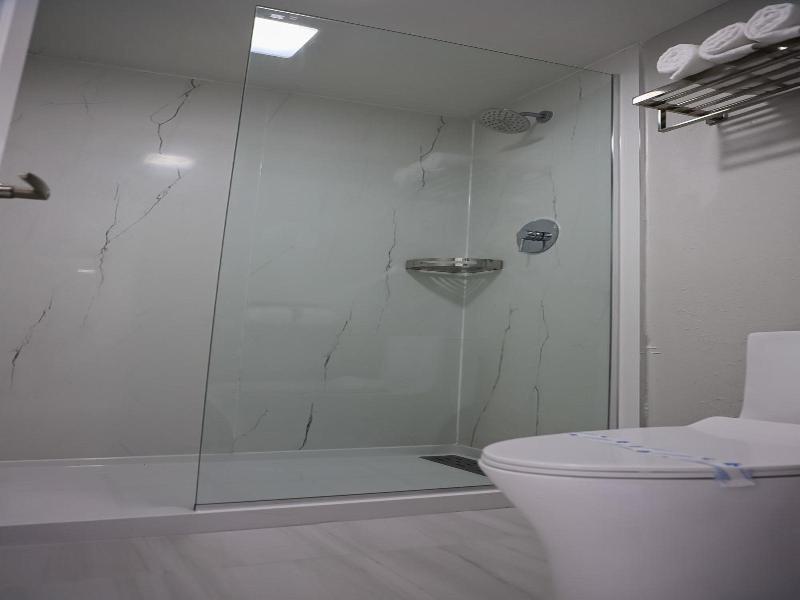 Airport Inn image