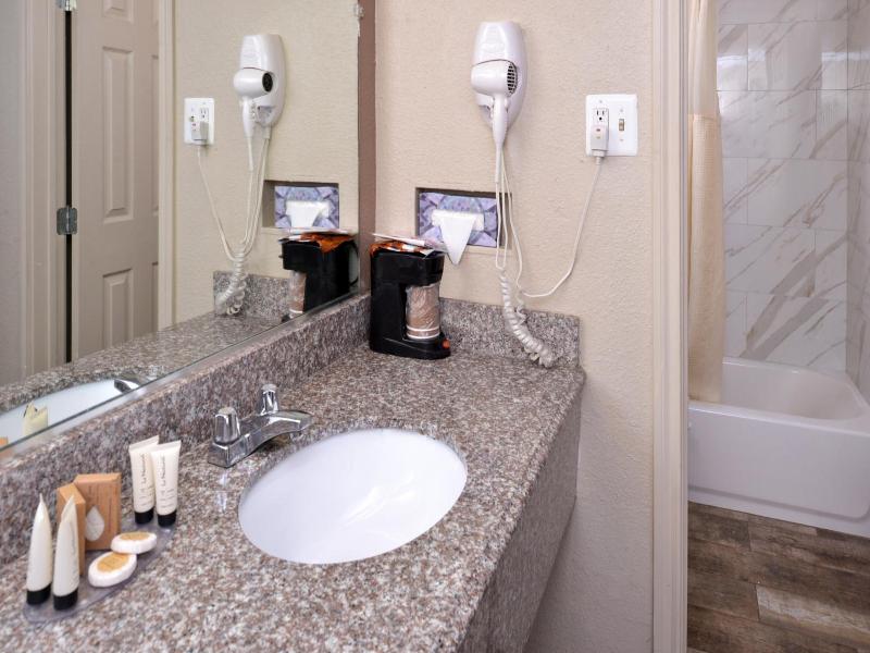 Airport Inn image