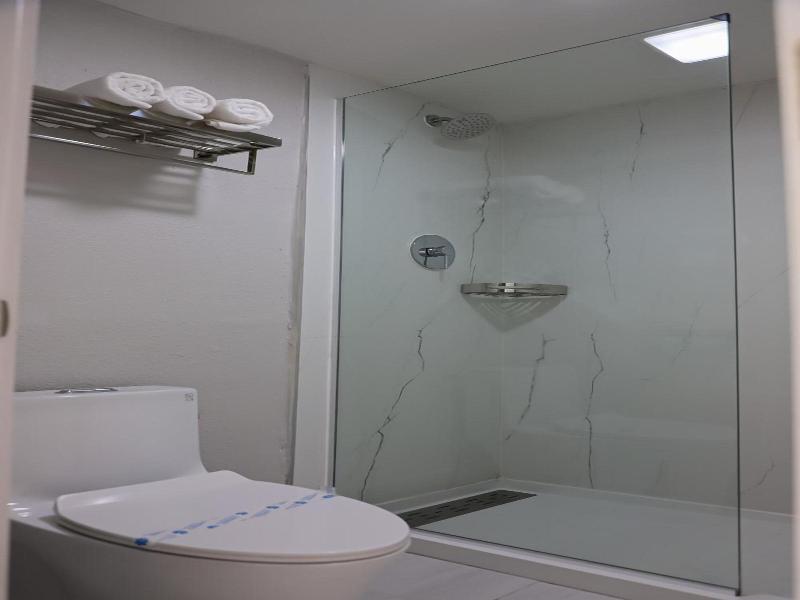Airport Inn image