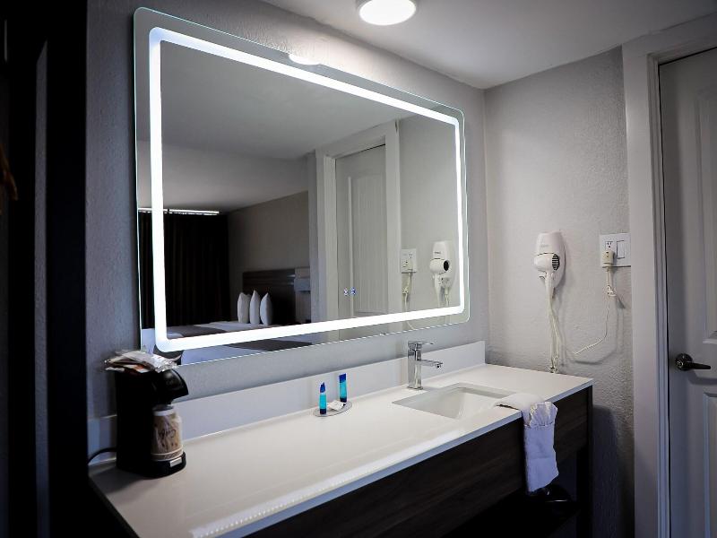 Airport Inn image