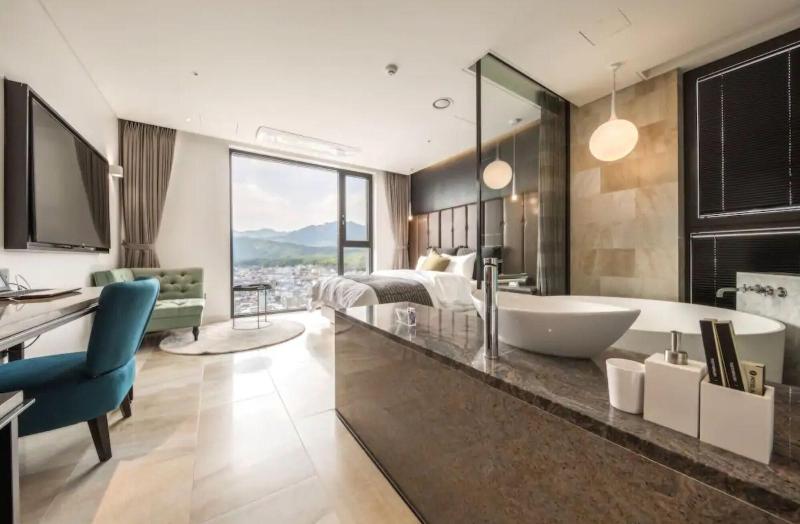Hotel Bay 204 Dobong image