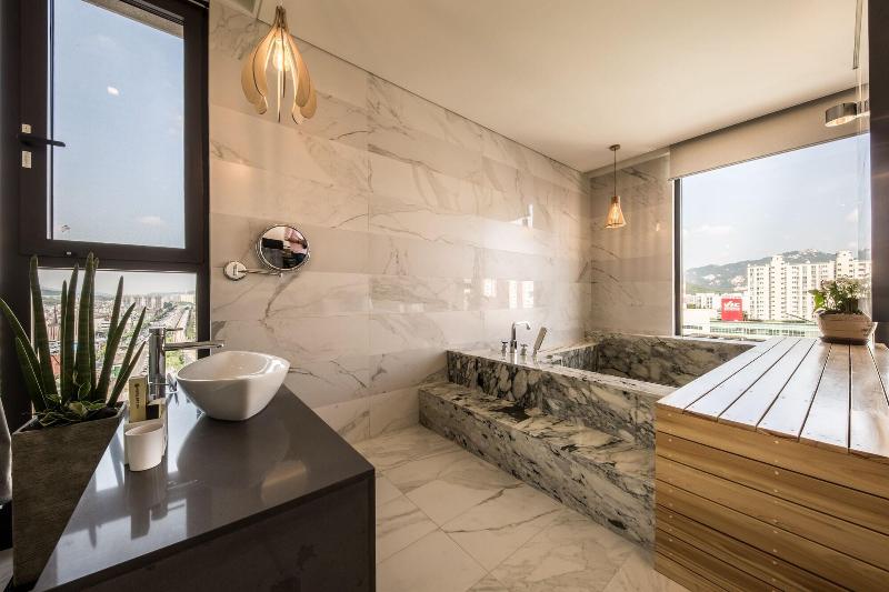 Hotel Bay 204 Dobong image