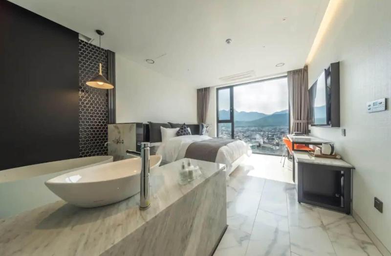 Hotel Bay 204 Dobong image