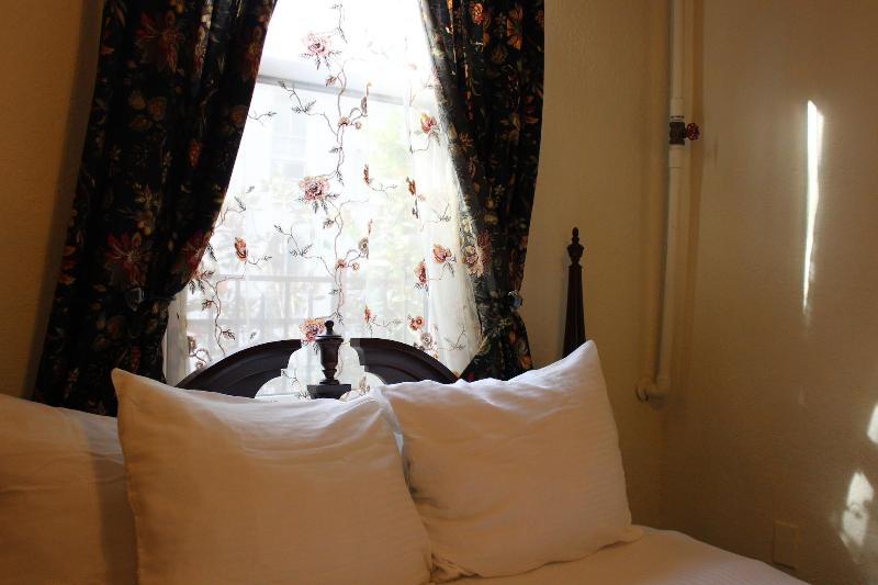 The Deland Hotel image