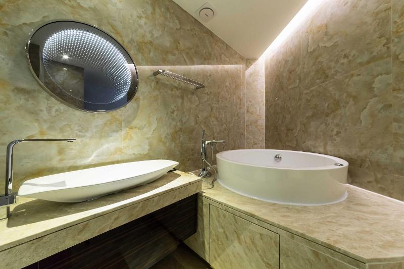 Guri Indi Present