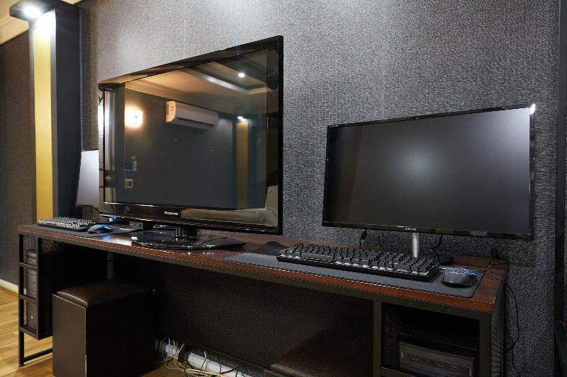 Hotel Head-One image