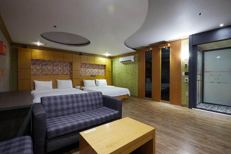 Hotel Head-One image