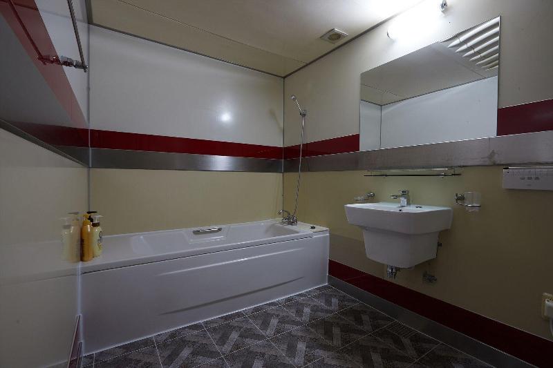 Hotel Head-One image