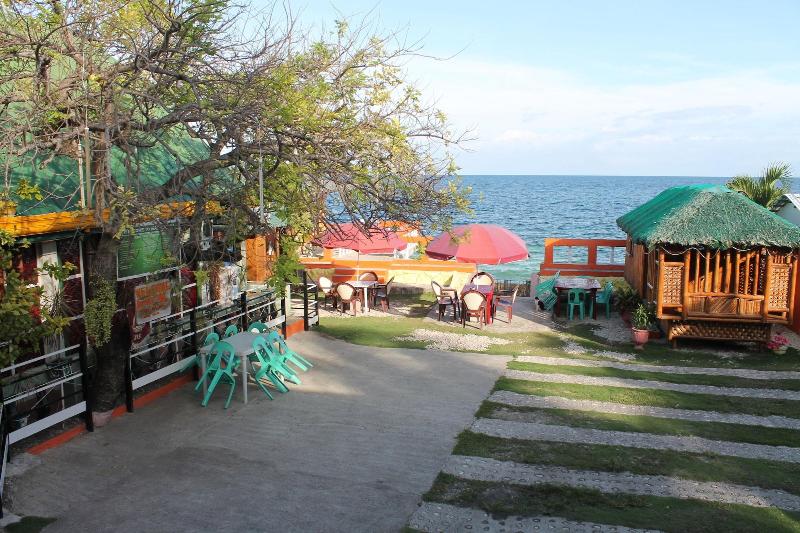 Maxvir Inn Beach Resort image