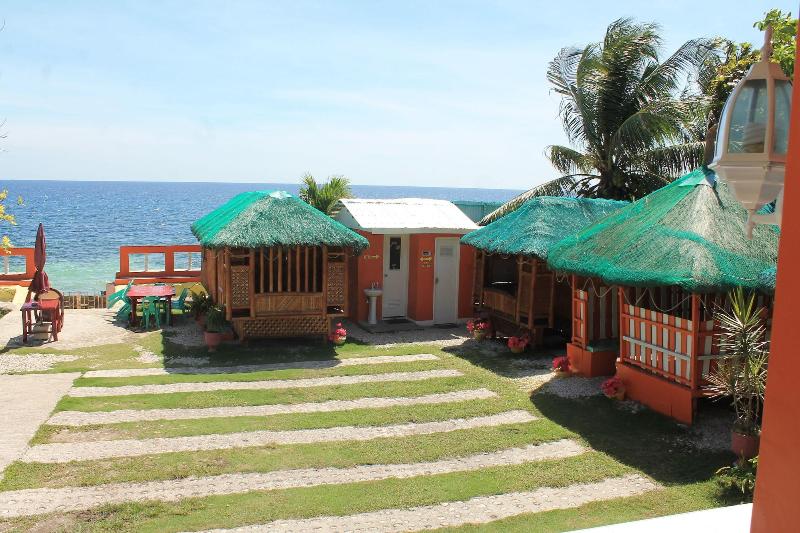 Maxvir Inn Beach Resort image