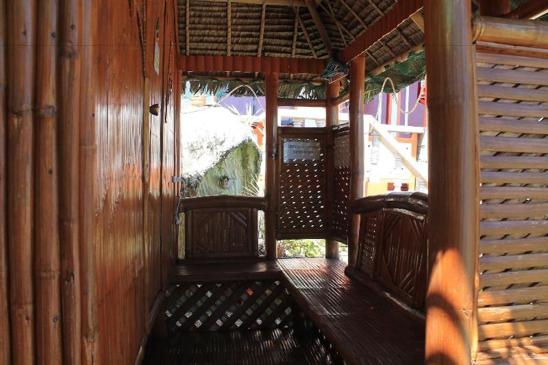 Maxvir Inn Beach Resort image