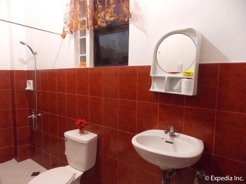 Maxvir Inn Beach Resort image