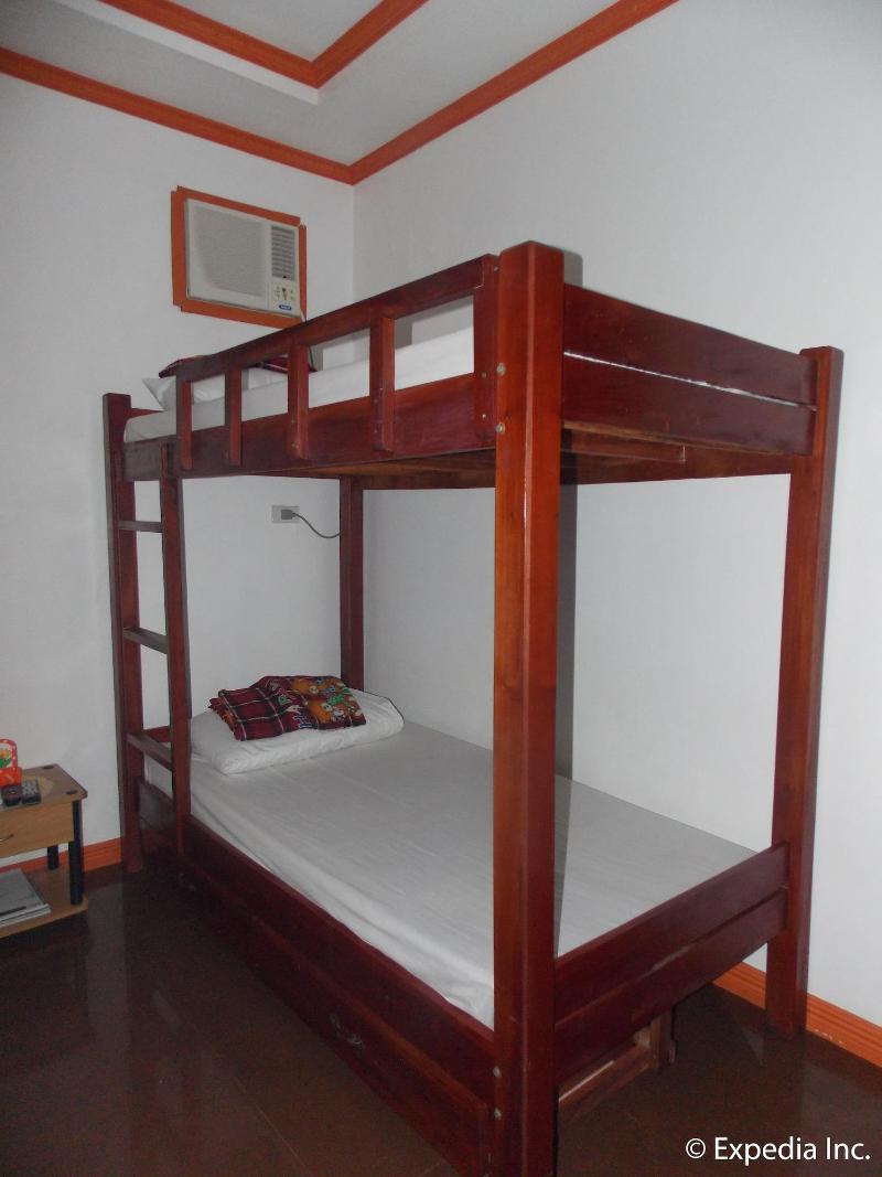 Maxvir Inn Beach Resort image
