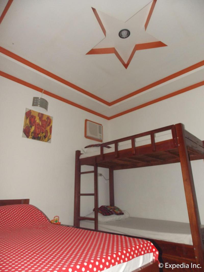 Maxvir Inn Beach Resort image