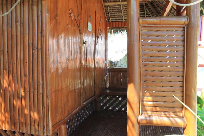Maxvir Inn Beach Resort image