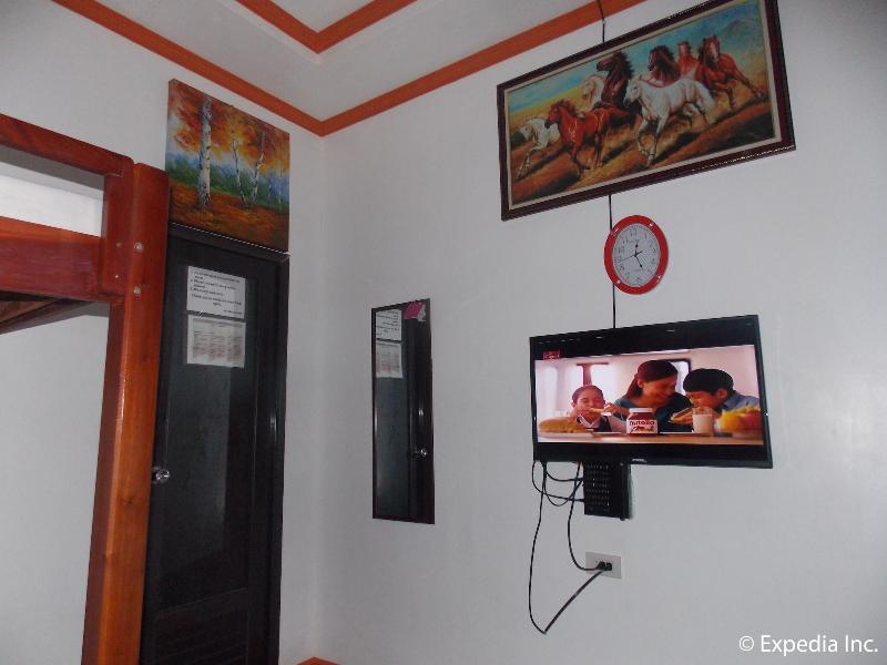 Maxvir Inn Beach Resort image