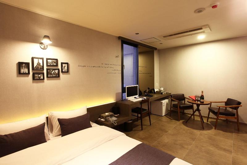 S& Hotel image
