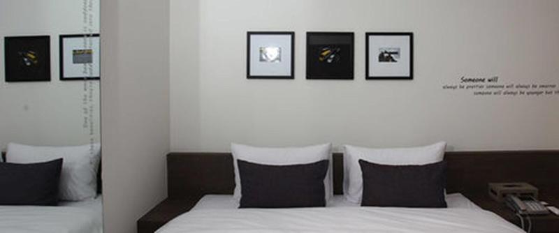 S& Hotel image