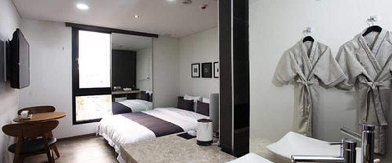 S& Hotel image