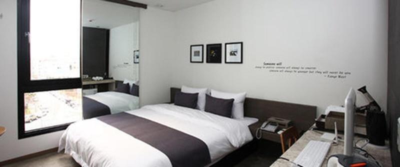 S& Hotel image