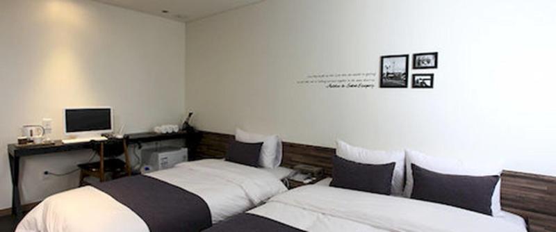 S& Hotel image