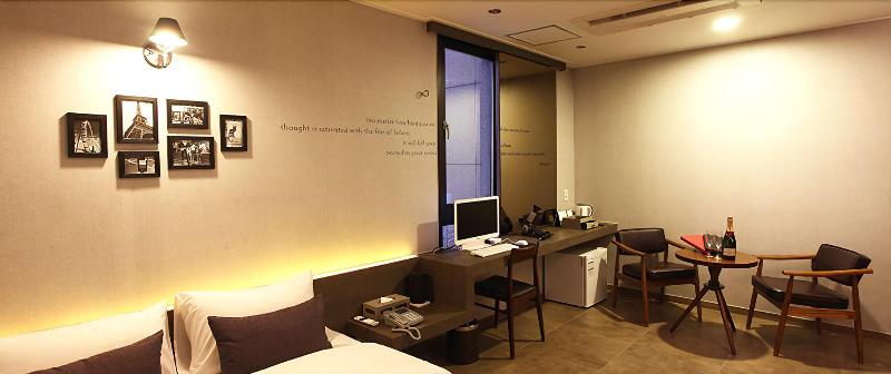 S& Hotel image