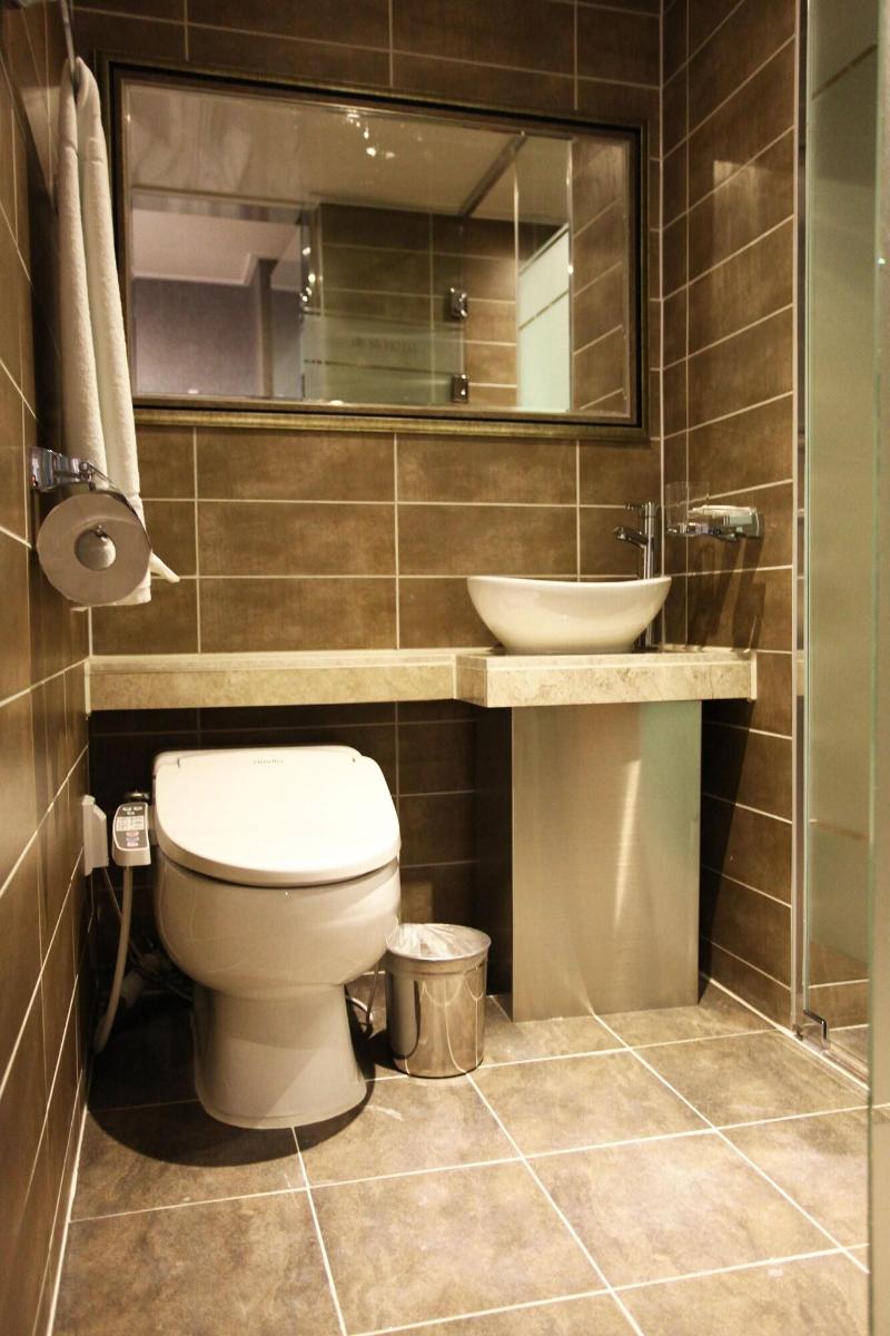 S& Hotel image